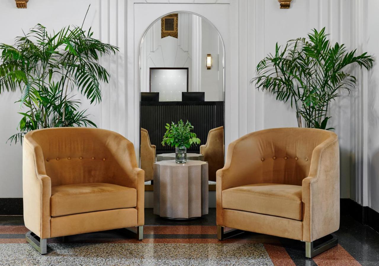 The Darling Hotel Visalia